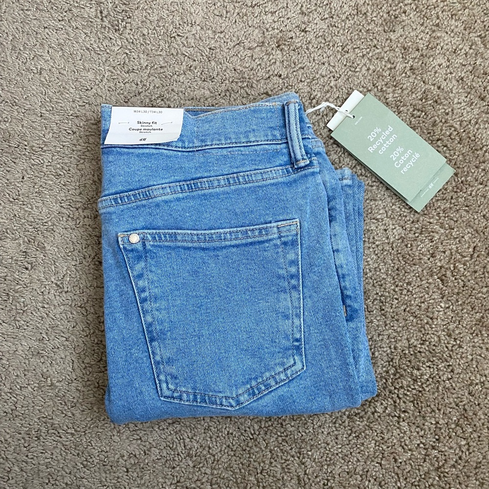 “NWT” H&M Skinny light wash blue jeans Sz 34/30